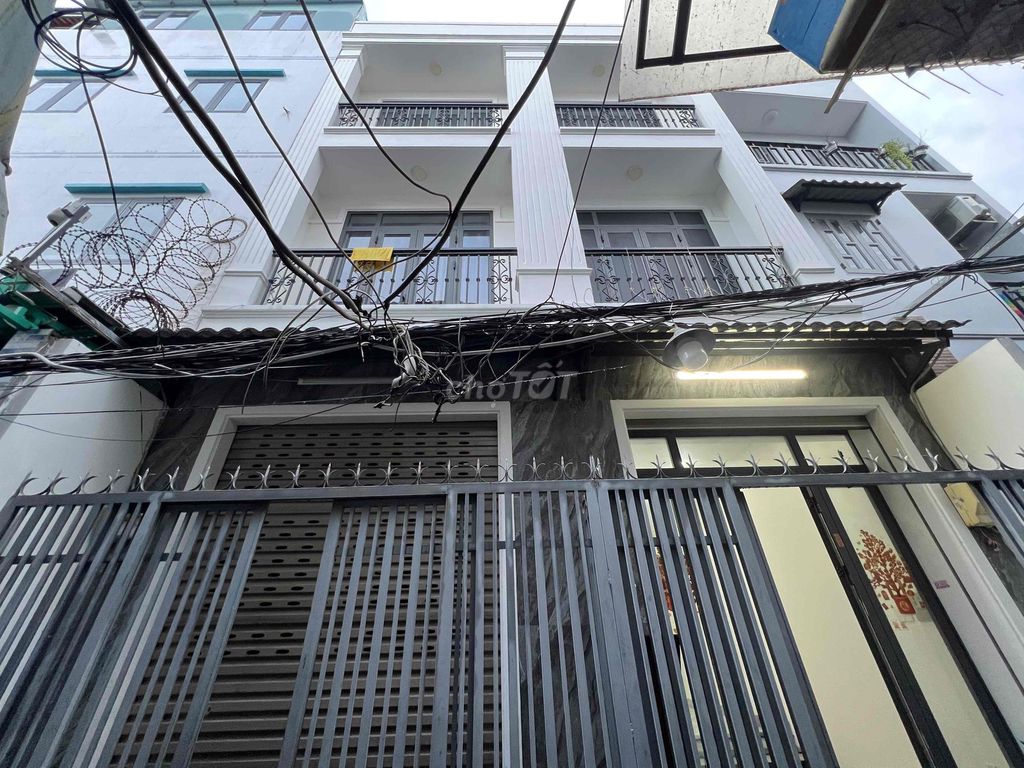 Nhà nguyên căn Đoàn Văn Bơ Quận 4 35m² giá 11.5 triệu - Nhà mới đẹp, vào ở ngay!