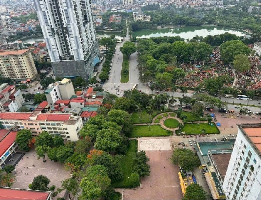 Căn hộ Penhouse 2 tầng KĐT Văn Quán 410m² giá 23 tỷ - View hồ thơ mộng