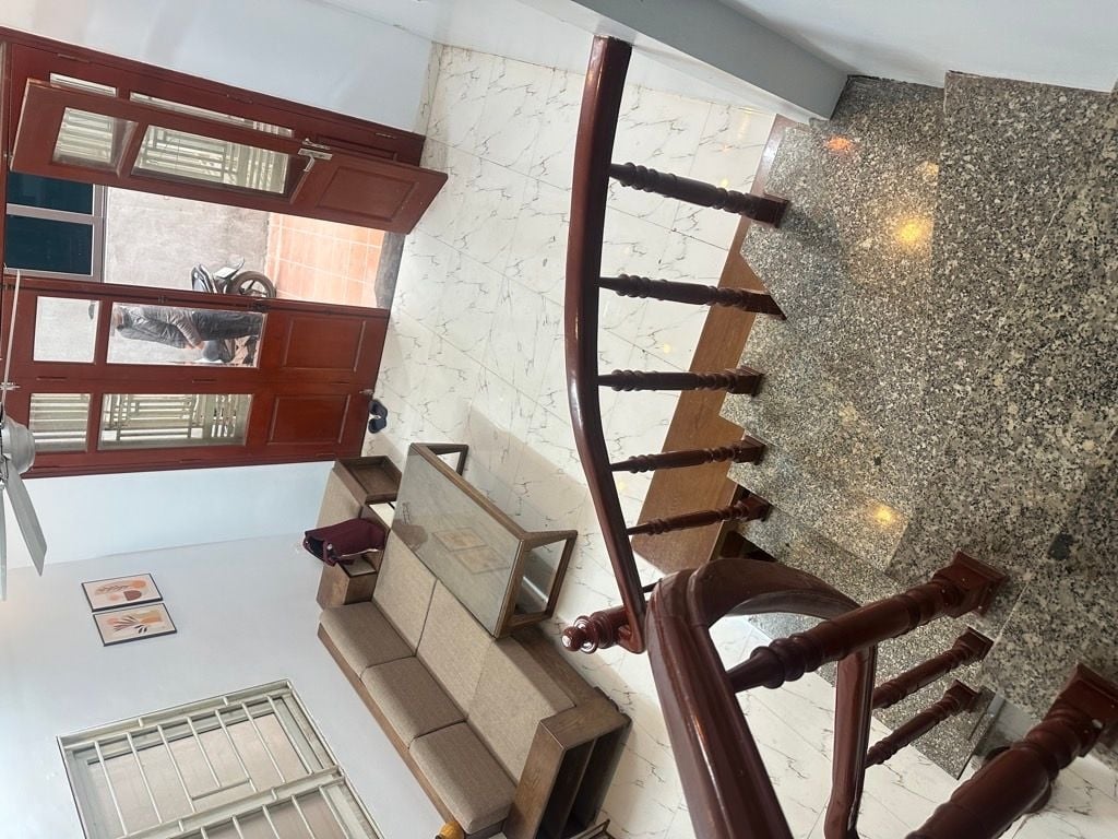 Nhà phố Cầu Giấy 36m² giá 7.2 tỷ - Ô tô đỗ cửa, xây dựng 5 tầng!