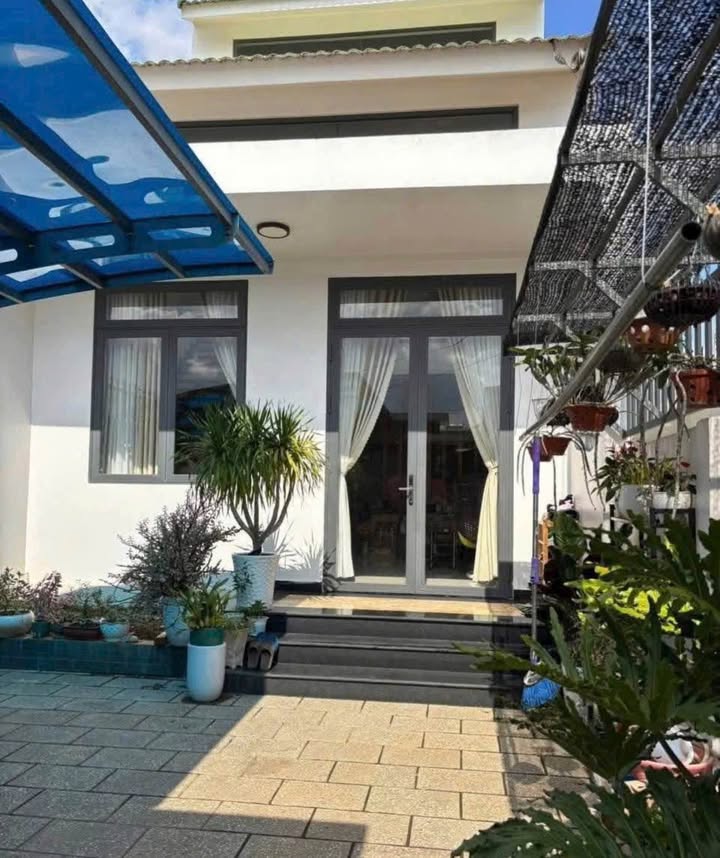 Nhà Nghĩa Hiệp, Đức Trọng 180m² giá 3.4 tỷ - Nhà mới đẹp, đầy đủ nội thất!