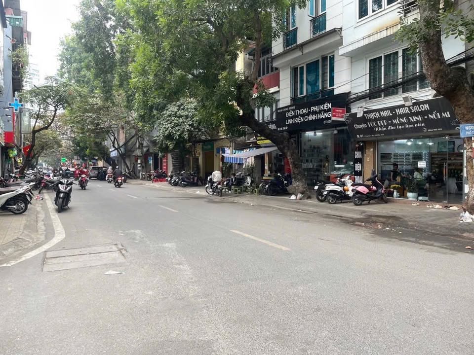 Nhà mặt phố Thái Hà 64m² giá 29.8 tỷ - Kinh doanh sầm uất, ô tô vào tận nhà!