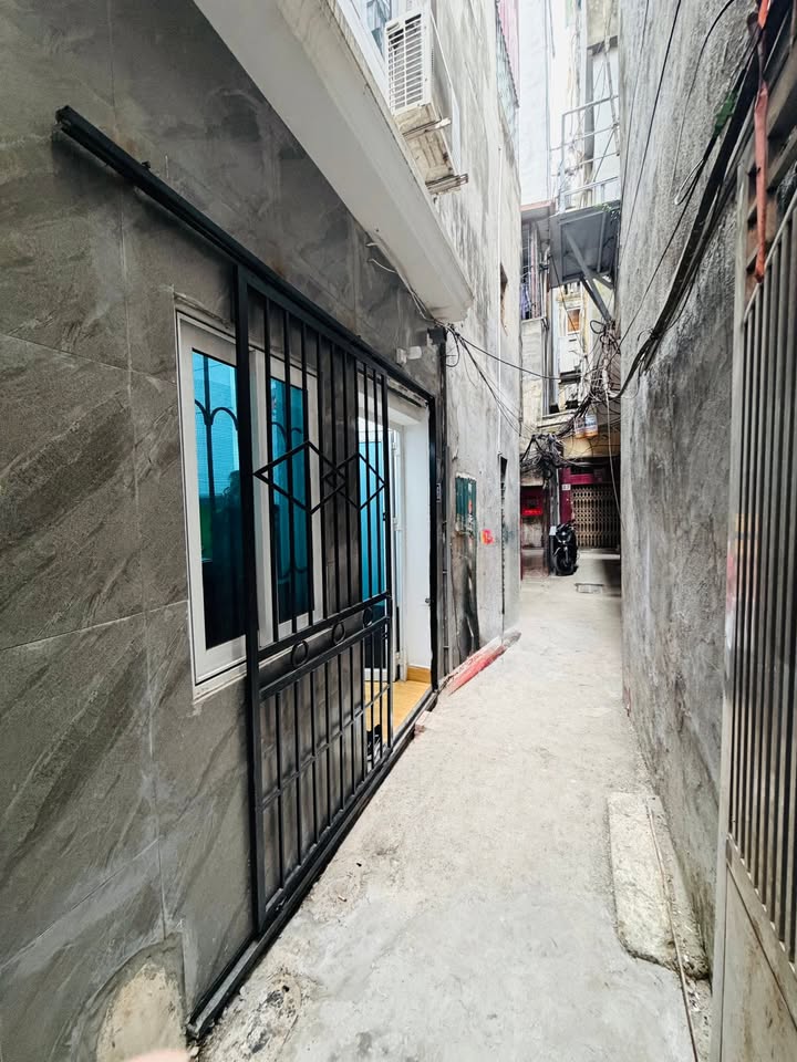 Nhà riêng Khâm Thiên, Đống Đa 15m² giá thỏa thuận - Vị trí hiếm có, về ở ngay!