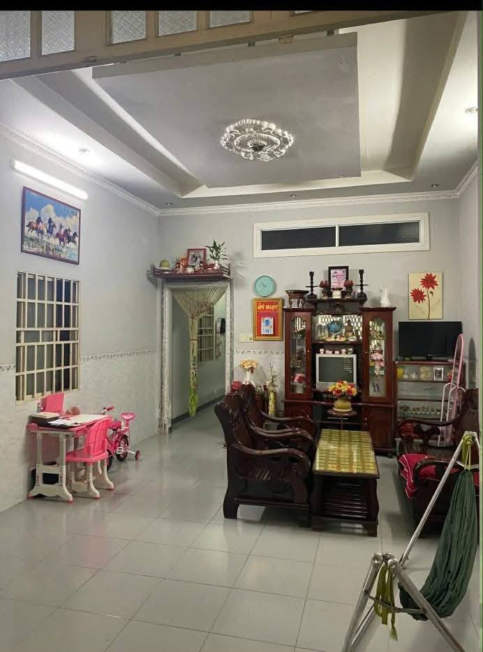 Nhà 2 mặt tiền trung tâm Long Thành 122,6m² giá 6,3 tỷ - Cơ hội kinh doanh tuyệt vời!