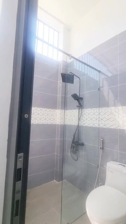 Nhà riêng Hóc Môn 70m² giá 4.3 tỷ - Sổ hồng riêng, ô tô vào tận cửa!