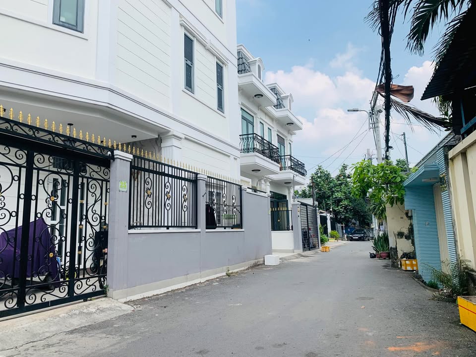 Nhà Cấp 4 hẻm xe hơi Phường Cát Lái 170m² giá 12.2 tỷ - Đang cho thuê 12 triệu/tháng!