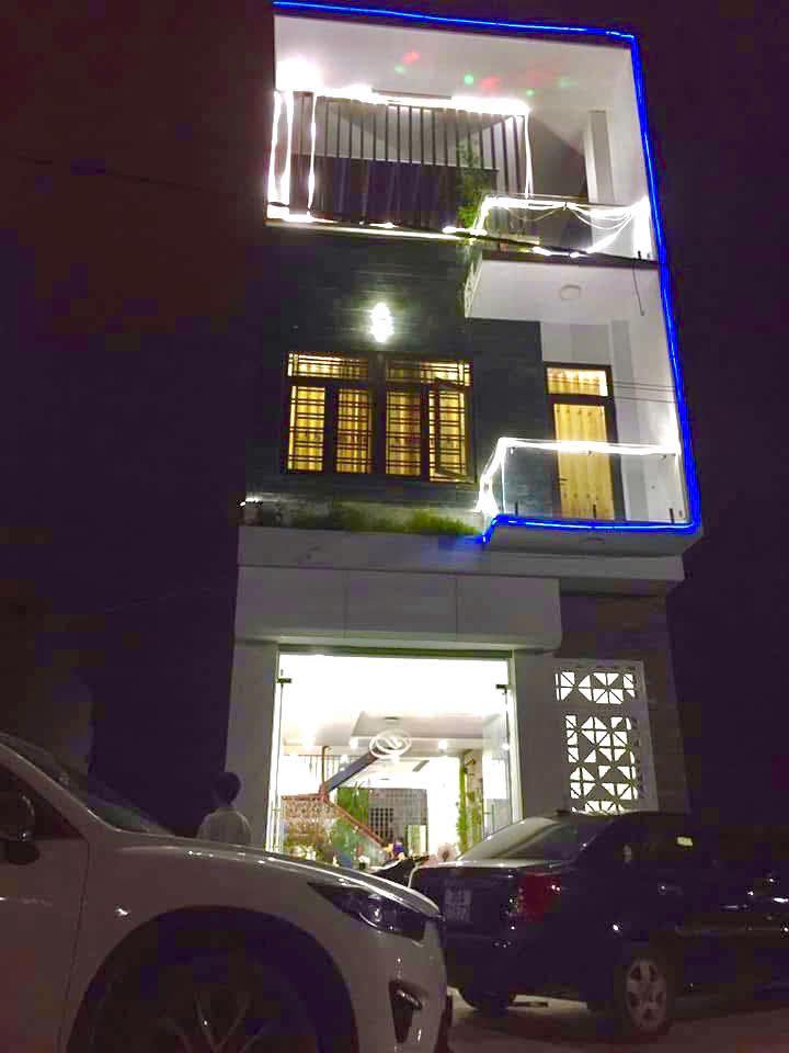 Nhà 3 tầng tại Ngõ 493 Lê Thái Tổ, Ninh Bình 90m² - Thiết kế hiện đại, chính chủ bán gấp!