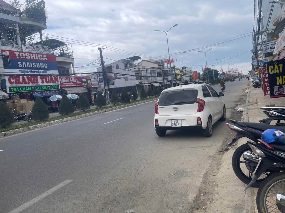 Mặt tiền Lạc Long Quân Diên Khánh 330m² giá 11.88 tỷ - Đầu tư sinh lời ngay!