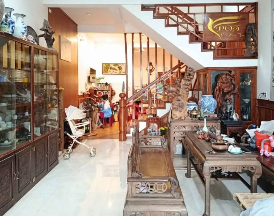 Nhà riêng đường Đoàn Thị Điểm, Đức Phổ 90m² giá 3.25 tỷ - Khu vực sầm uất, tiện ích đầy đủ!