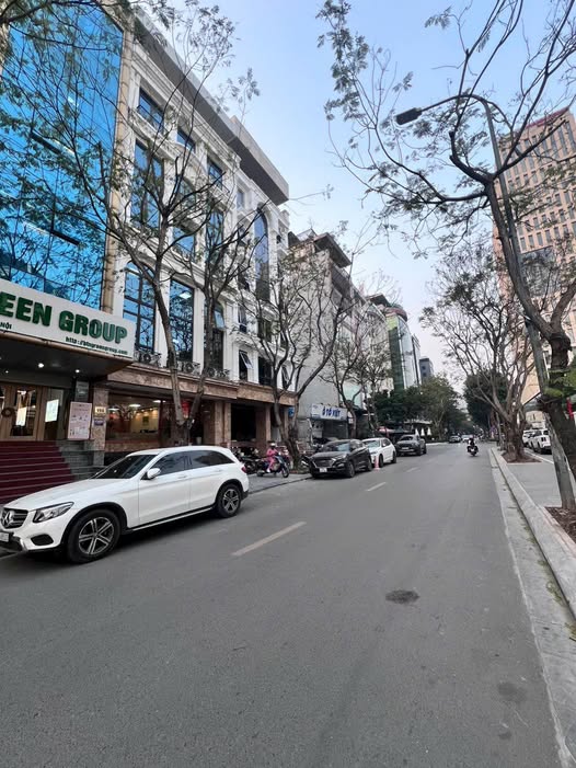 Bán toà văn phòng mặt phố Dịch Vọng Hậu 160m² giá 100 tỷ - Thiết kế hiện đại, pháp lý hoàn chỉnh!