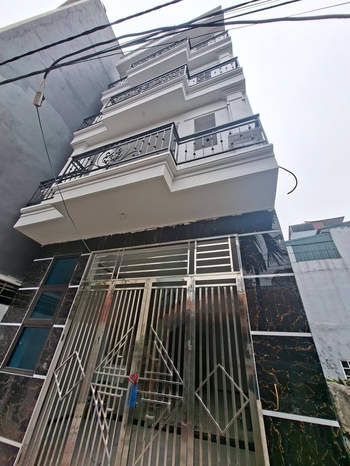 Nhà 4 Tầng Hữu Hòa, 50m² Giá 6 Tỷ - Sổ Hồng Chính Chủ, Nhà Mới Hoàn Thiện, Hạ Giá Sâu Cho Khách Thiện Chí