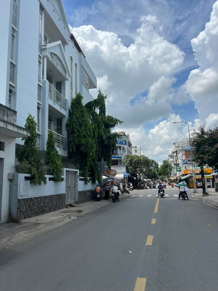 Nhà phố khu phân lô ổn định Tân Quý 60m² giá 7.6 tỷ - Kinh doanh tốt!