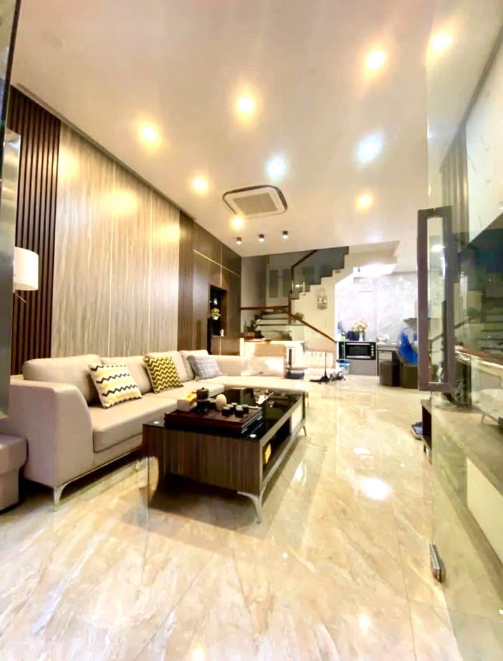 Nhà phố Lê Lợi, Hải Phòng 52m² giá 5.5 tỷ - Bán gấp chính chủ!