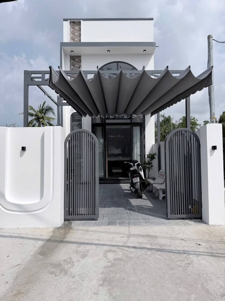 Nhà mặt tiền Huỳnh Phan Hộ, Sóc Trăng 148m² giá 2.9 tỷ - Tặng nội thất đầy đủ!