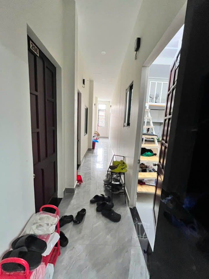 Bán Tòa Căn Hộ 4 Tầng Trần Hữu Trang 172m² giá 2X tỷ - Dòng tiền 150 triệu/tháng!