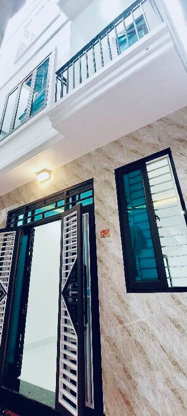 Nhà mặt phố Nguyễn Khánh Toàn, Nghĩa Tân, 33m² giá 7 tỷ - Kinh doanh sầm uất!