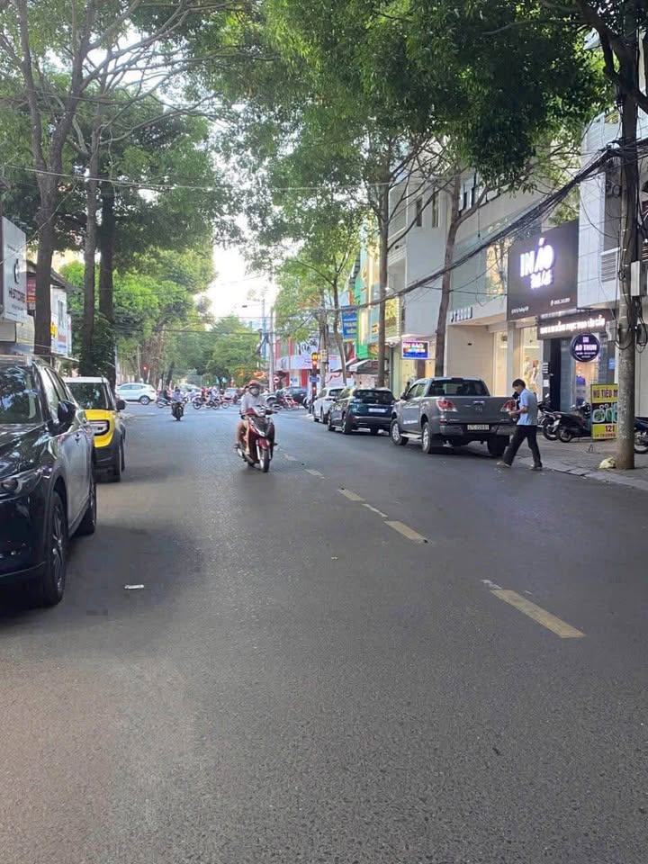 Nhà mặt tiền phố cổ Buôn Ma Thuột 48m² giá 15.3 tỷ - Kinh doanh tốt ngay!