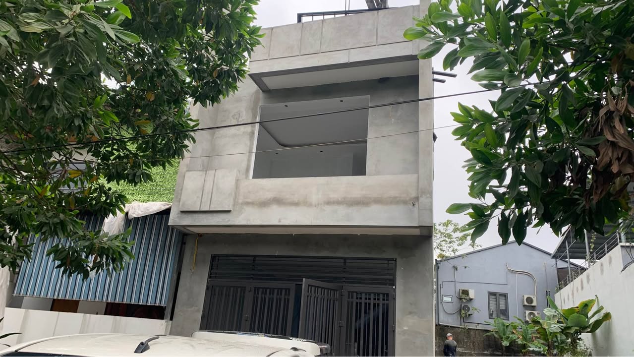 Nhà 3 tầng đường Nguyễn Khắc Nhu 102m² giá 2.6 tỷ - Ô tô tránh thoải mái!