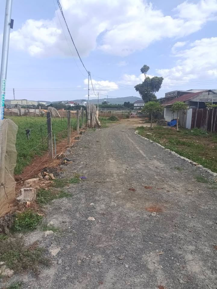 Bán đất 2 mặt tiền Hẻm Lý Thái Tổ, Đức Trọng, 200m² chỉ 3.5 tỷ - Pháp lý rõ ràng!