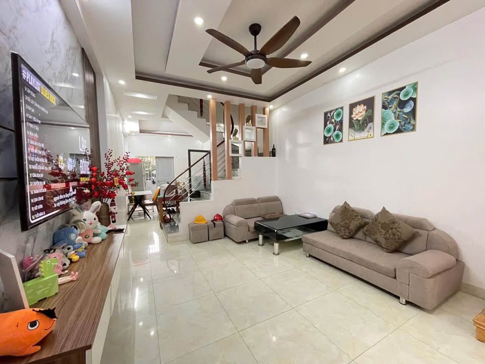 Nhà 3 tầng Tiền Phong - Hải An 42m² giá 2.95 tỷ - Đường ô tô vào tận nơi!