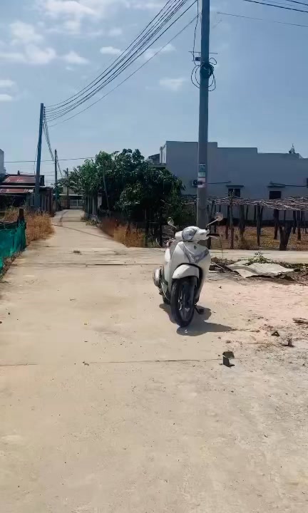 Nhà mới xây hẻm Đặng Văn Lãnh 125m² giá chỉ 1.69 tỷ - Sân đậu ô tô thoải mái!