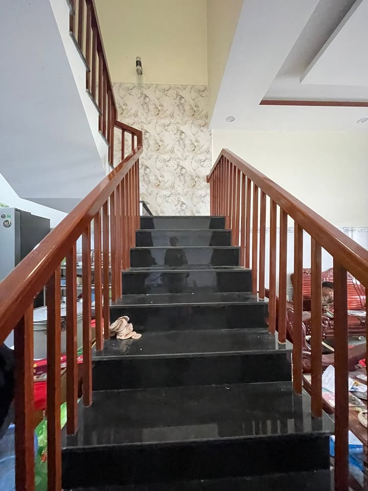 Nhà 2 tầng KDC mới cứng tại Tam Phước, 100m² giá 2 tỷ - Sẵn sàng vào ở!