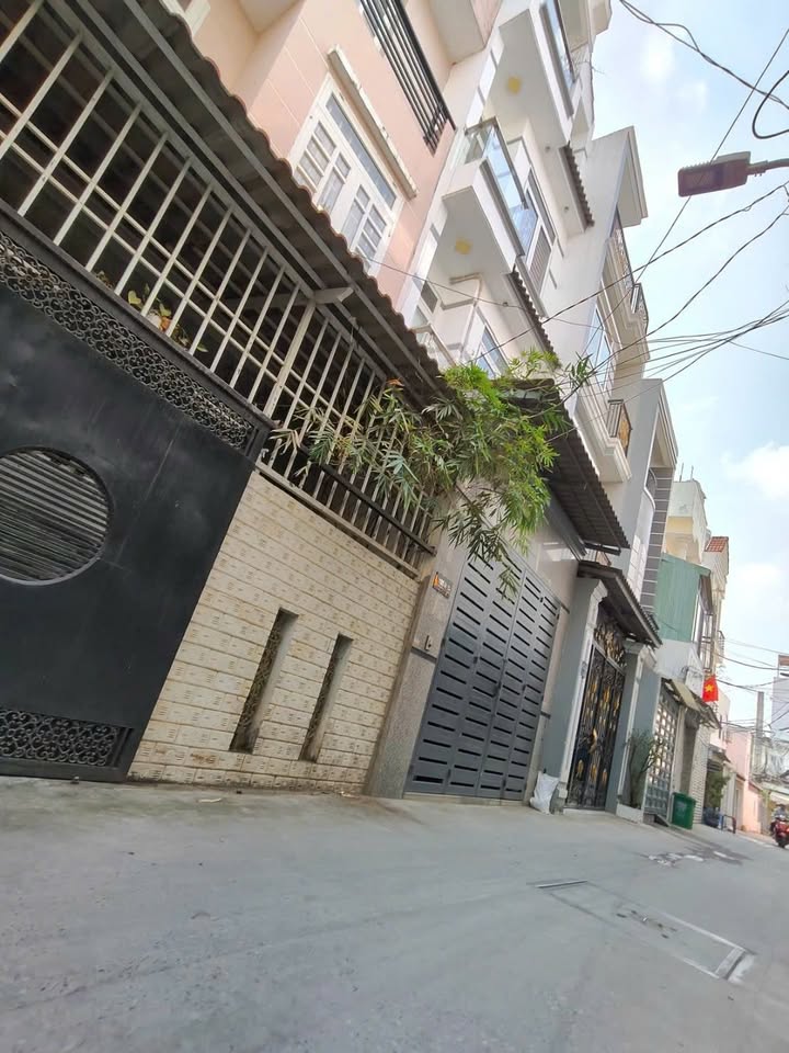 Nhà đẹp hẻm xe hơi Phú Thuận Quận 7 52m² giá 7 tỷ - Đầu tư sinh lời ngay!