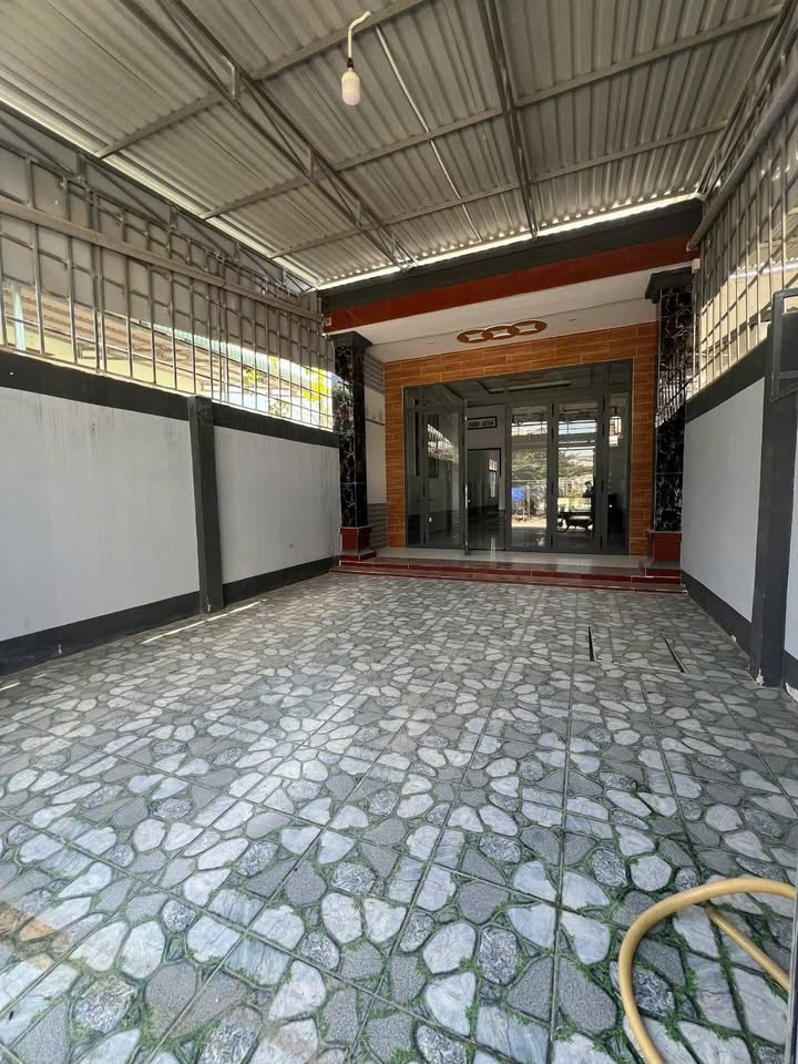 Nhà cho thuê 3 phòng ngủ tại Phường Long Hoa, Tây Ninh - Nội thất cao cấp, giá 6 triệu/tháng!