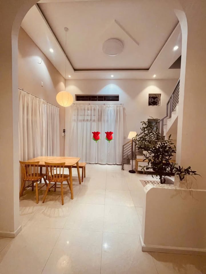 Nhà lô góc đường Hùng Vương, 50m² giá 4 tỷ - Không gian thoáng đãng, yên tĩnh!