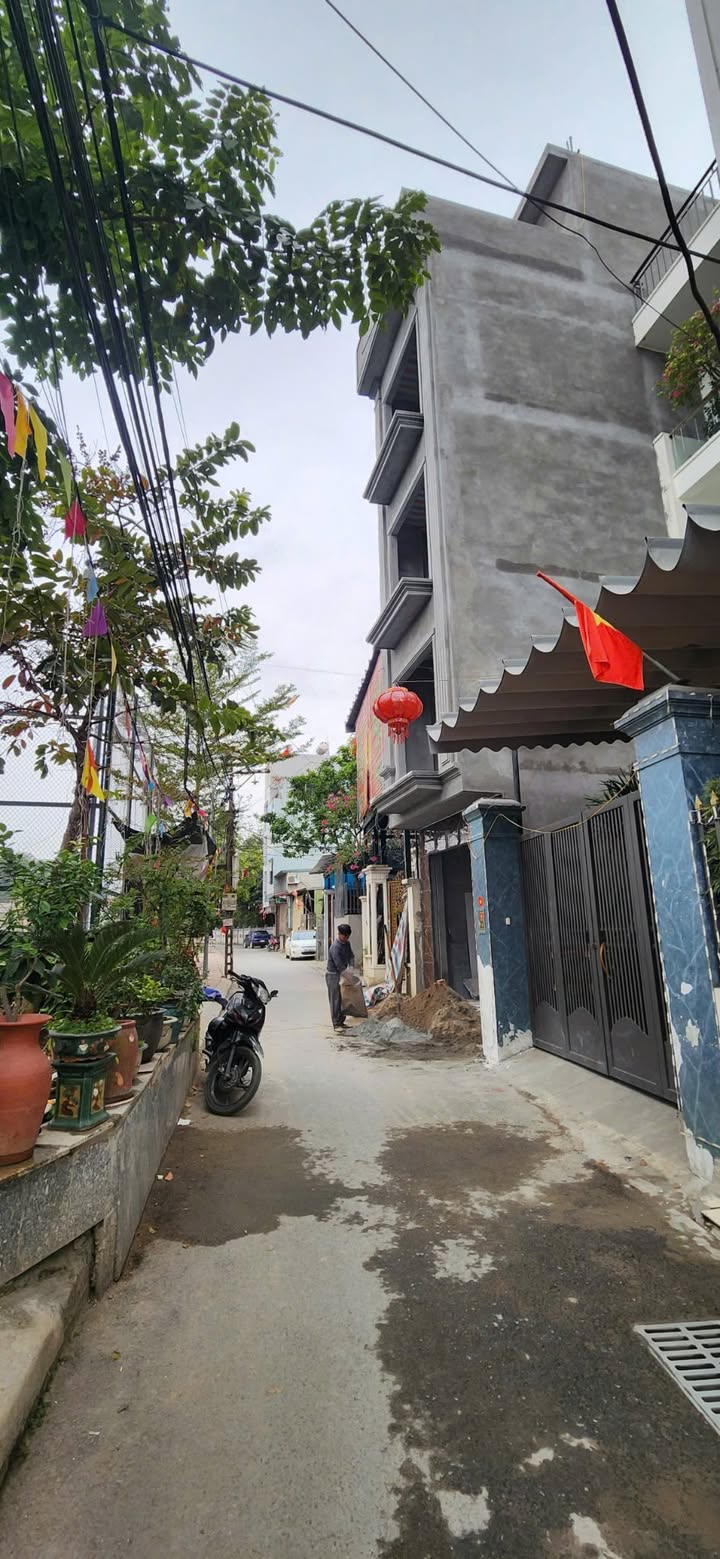 Nhà Hoài Đức 34,7m² giá 6 tỷ - Nở hậu, ô tô đỗ cửa thuận tiện