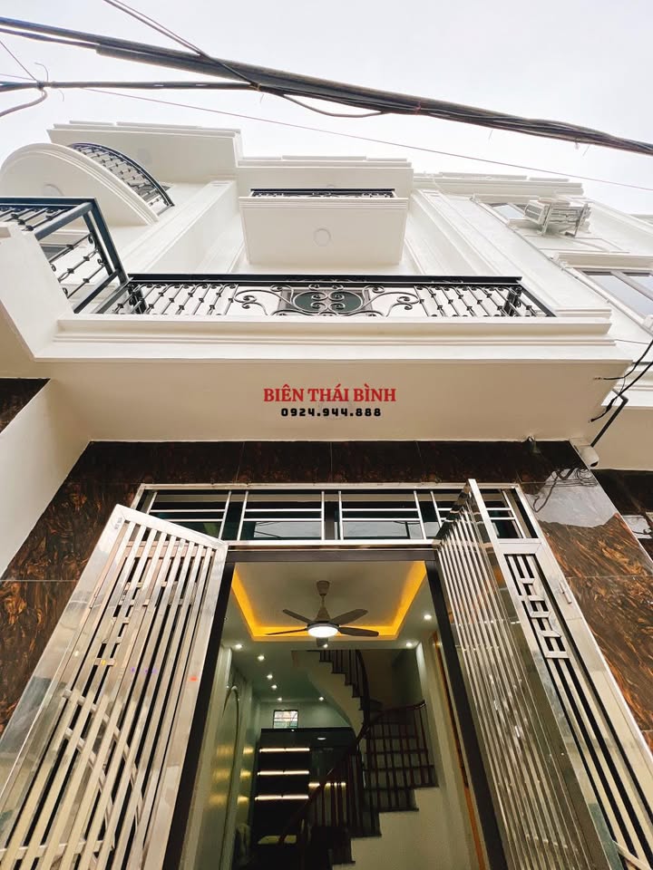 Nhà 3 tầng Trần Lãm - Thái Bình 36m² giá 2 tỷ - Vị trí đắc địa gần bệnh viện!