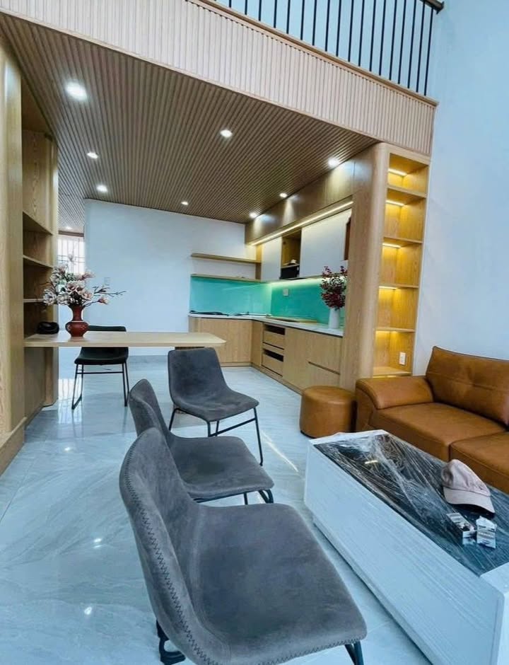 Nhà hẻm Trần Bình Trọng, Chánh Lộ, 90m² giá 2.1 tỷ - Full nội thất đẹp, chỉ việc ở!