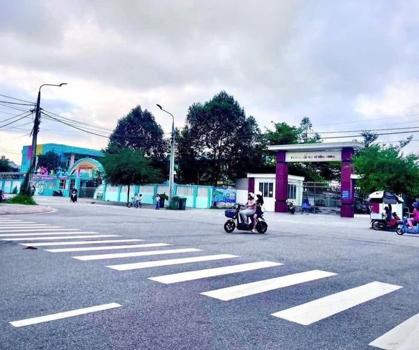 Đất mặt tiền Trần Nhân Tông, Quảng Ngãi - Diện tích 100m², chỉ 2 tỷ!