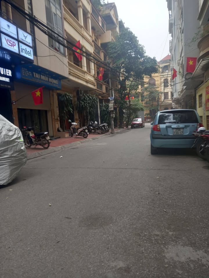 Nhà phố Trần Quốc Hoàn, Cầu Giấy 60m² giá thỏa thuận - Ô tô tránh, ở ngay!