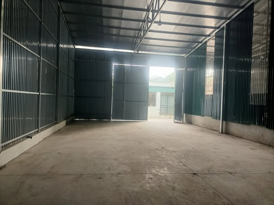 Kho cho thuê 180m² - 300m² tại Ngũ Hiệp, Hà Nội - Đầy đủ tiện nghi, sẵn sàng hoạt động!