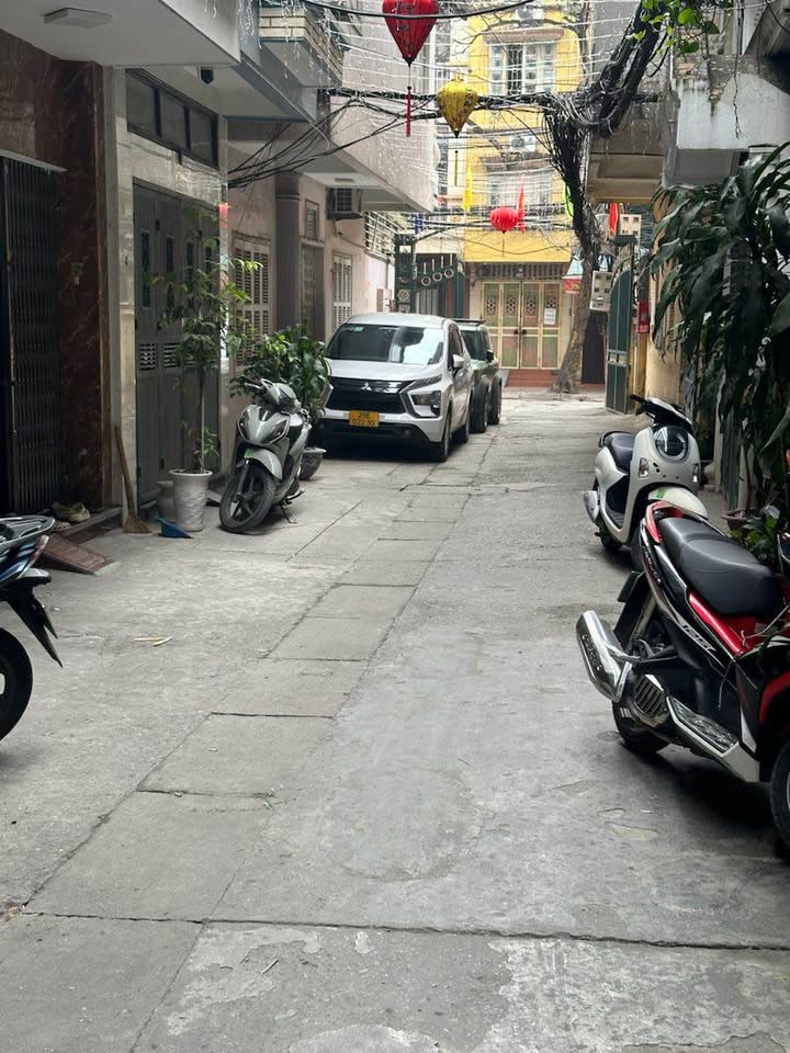 Nhà phố Bạch Đằng Hoàn Kiếm 35m² giá thỏa thuận - Ô tô đỗ cửa, dân trí cao!