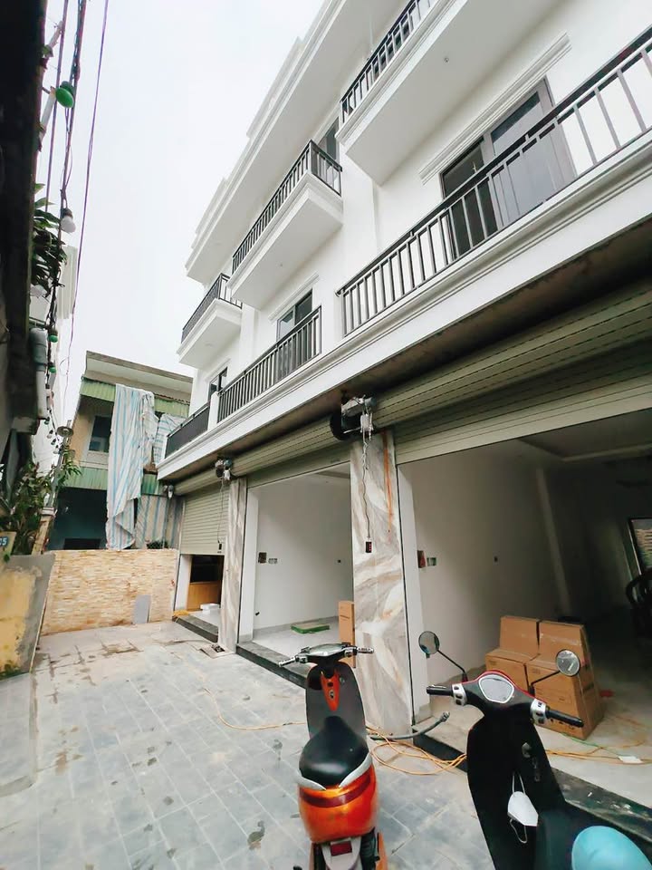 Nhà 3 tầng mới xây tại Trần Lãm 50m² giá 2,3 tỷ - Full nội thất, vào ở ngay!