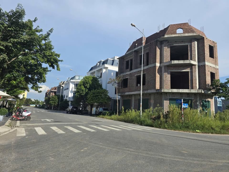 Nhà phố lô góc 3,5 tầng khu ĐT Tùng Bách, Bắc Ninh 119m² giá 1x tỷ - Sẵn sàng giao dịch!