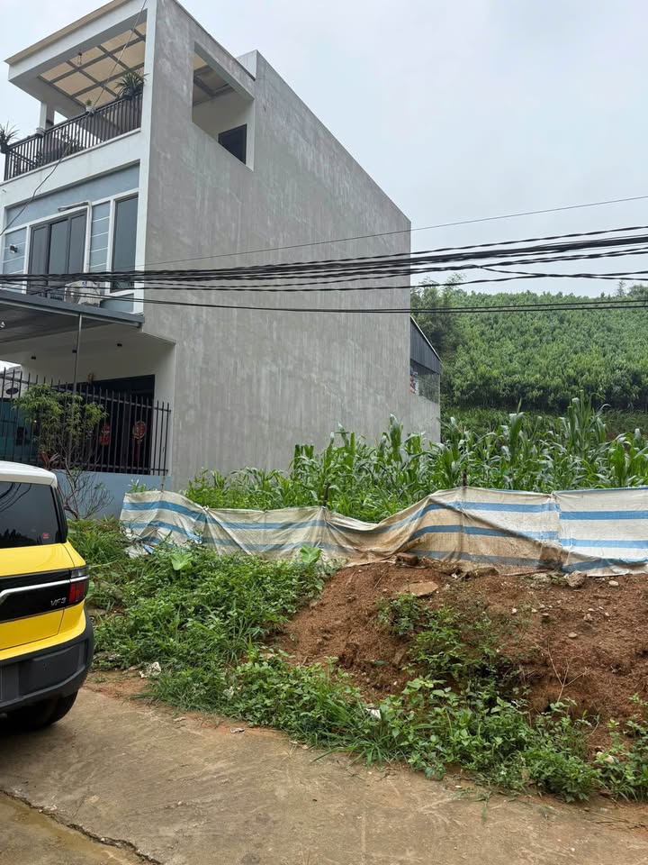 Lô đất ngõ 94 đường Yên Thế Km8, 324,5m² giá 1,2 tỷ - Nhà vườn lý tưởng!