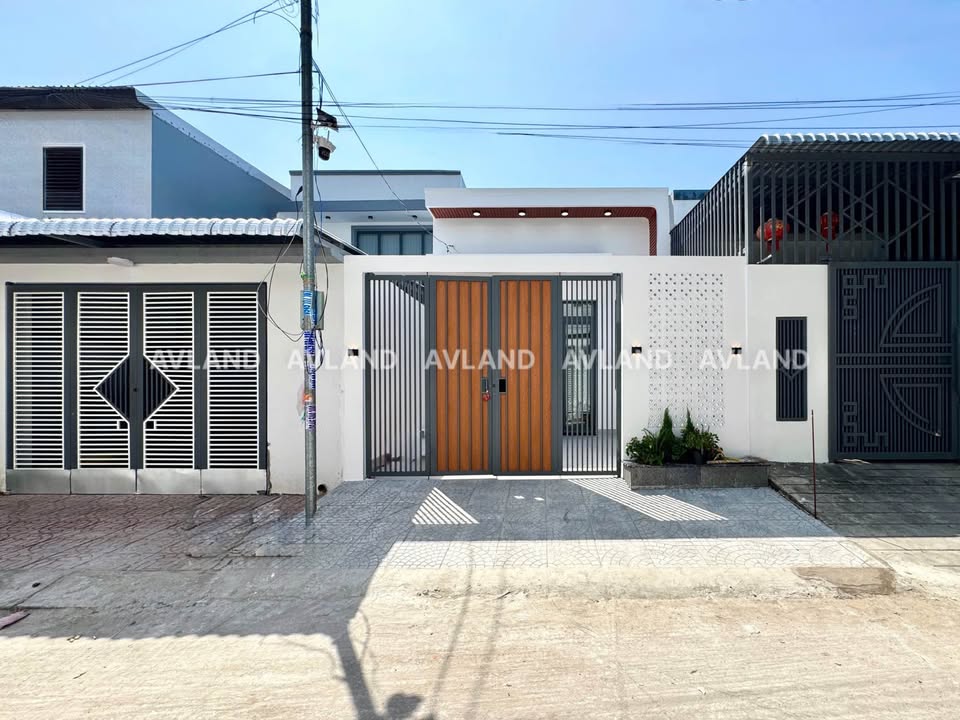 Nhà mới hoàn thiện tại Hồ Văn Huê, Châu Đốc 100m² giá 1.79 tỷ - Thương lượng ngay!