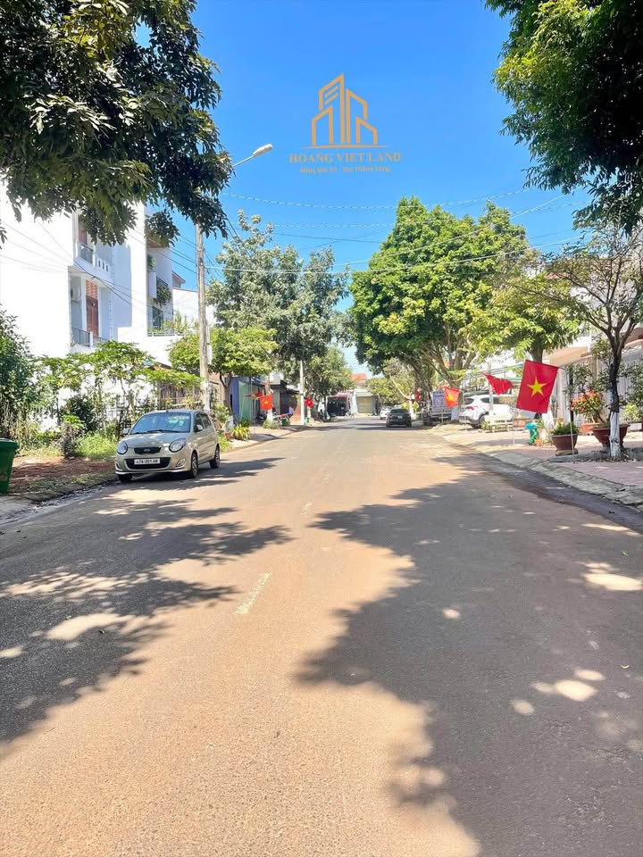 Nhà mặt tiền Khu Metro Buôn Ma Thuột 115m² giá 9.5 tỷ - Kinh doanh thuận lợi!