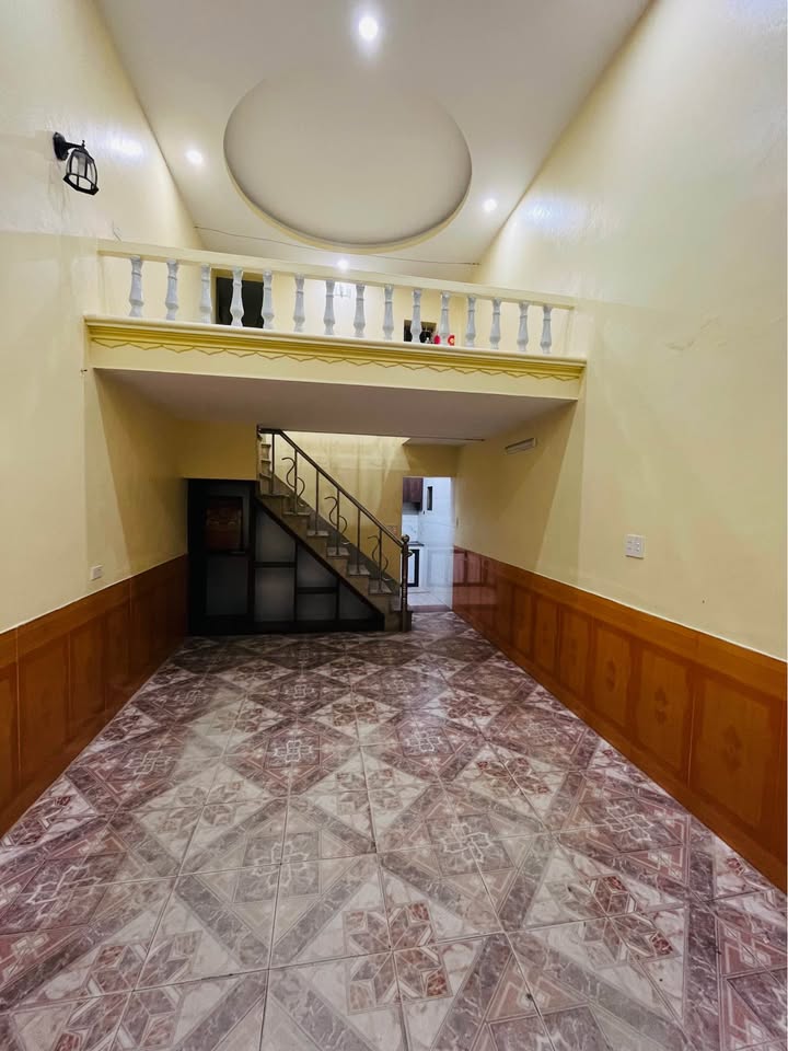 Nhà 3 tầng đường Giải Phóng, 33m² chỉ 1.55 tỷ - Thiết kế hiện đại, thông thoáng!