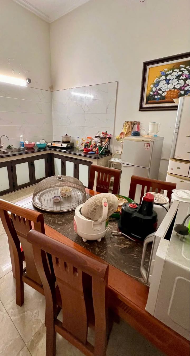 Nhà 3 tầng mặt tiền Lê Quý Đôn, 98m² giá 18 tỷ - Kinh doanh sầm uất!