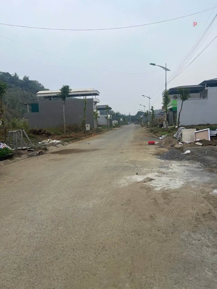 Đất nền chính chủ tại Lào Cai 100m² giá 1.3 tỷ - Sổ đỏ sang tên ngay!