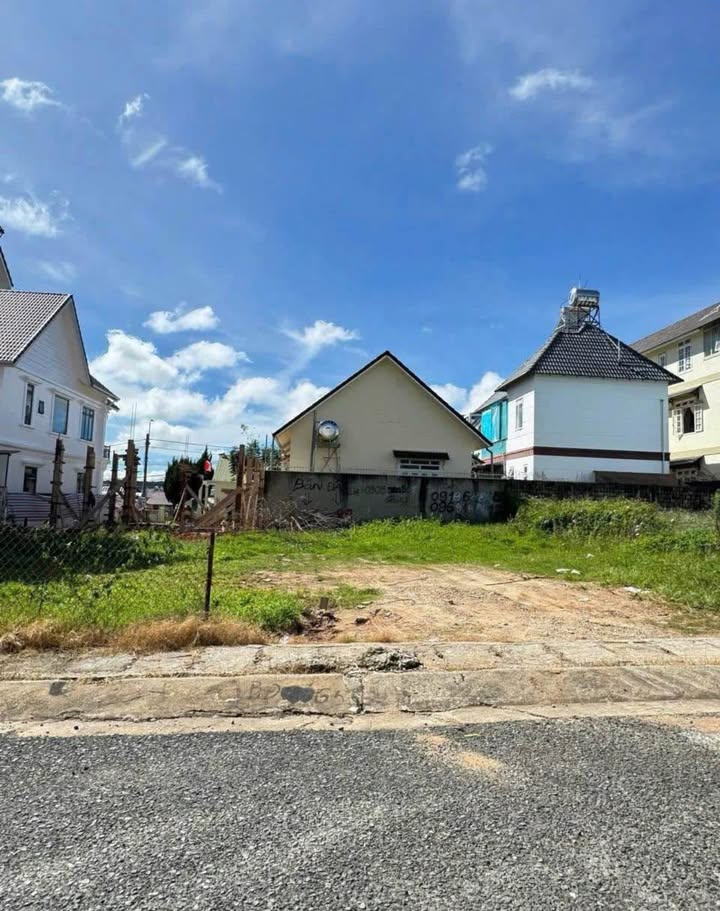 Đất nền KQH Trần Anh Tông Đà Lạt 200m² giá 11.1 tỷ - Cơ hội đầu tư tuyệt vời!