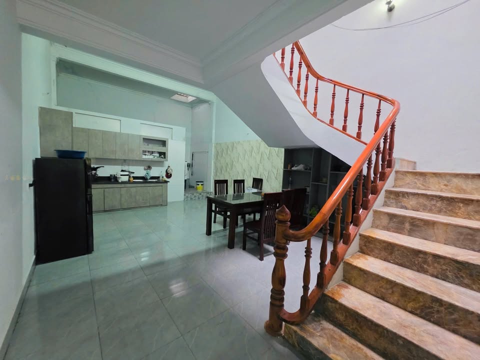 Nhà 2 tầng Phường Tân Sơn 97m² giá thỏa thuận - Sổ đỏ sẵn sàng!