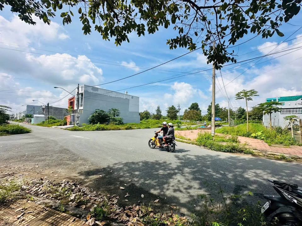 Đất nền góc 2 mặt tiền Khu Minh Linh, Vĩnh Long - Diện tích 102,3m² giá 1,38 tỷ