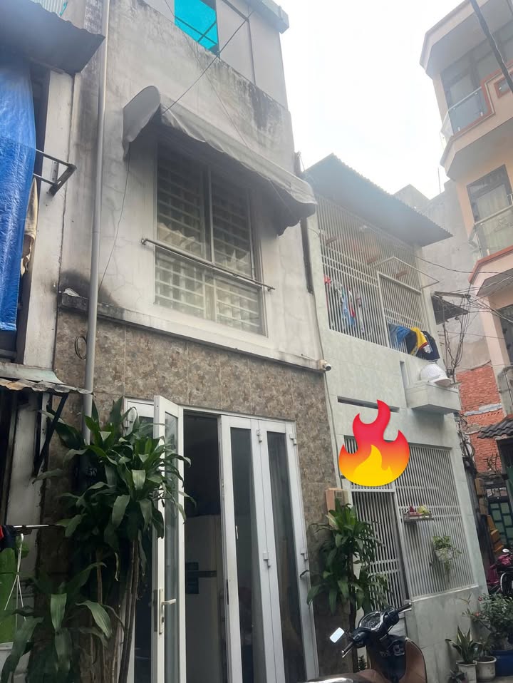 Nhà phố Quận 10 30m² giá 5.7 tỷ - Chính chủ bán gấp!