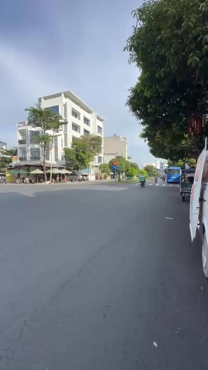 Nhà Mặt Tiền 60m² tại Quận Tân Phú giá chỉ 2.75 tỷ - Cơ hội kinh doanh tuyệt vời!