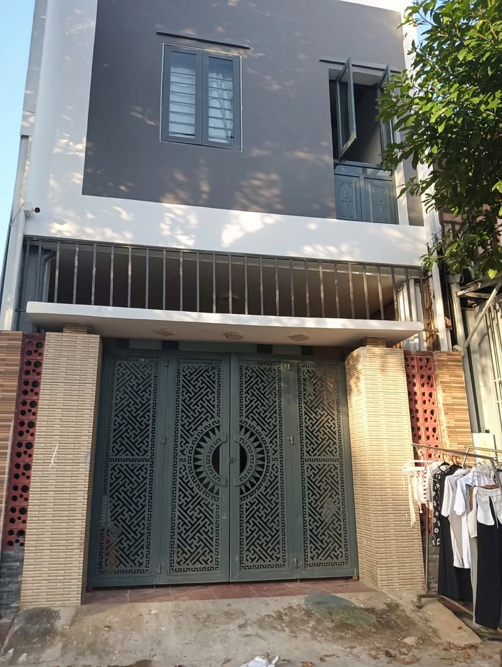 Bán nhà 2 tầng mặt tiền đường Trần Phú, 150m², giá 4.2 tỷ - Đầu tư sinh lời cao!