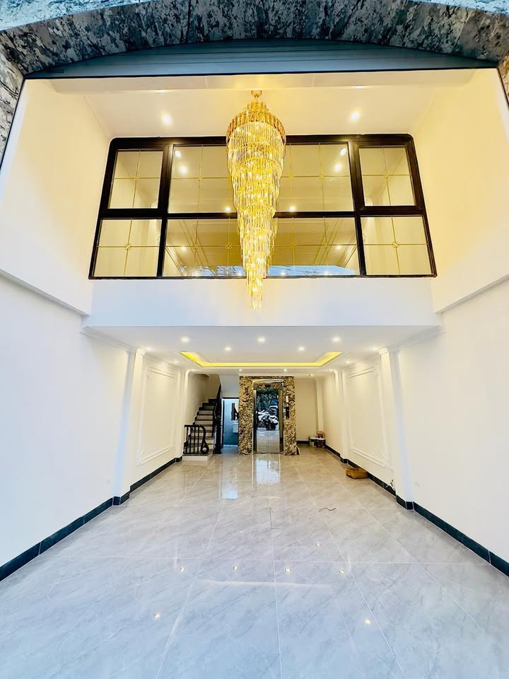 Nhà đẹp phân lô Vũ Tông Phan 53m² giá 17.5 tỷ - Đón Tết sang trọng!